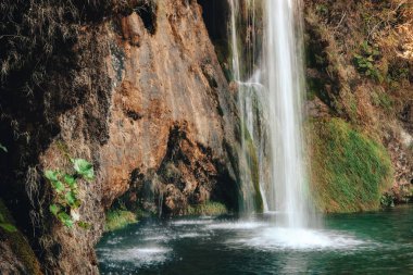 Plitvice orman göl ve şelaleler