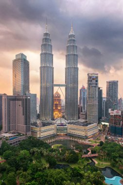 Kuala Lumpur Sunset'teki Petronas Kuleleri 