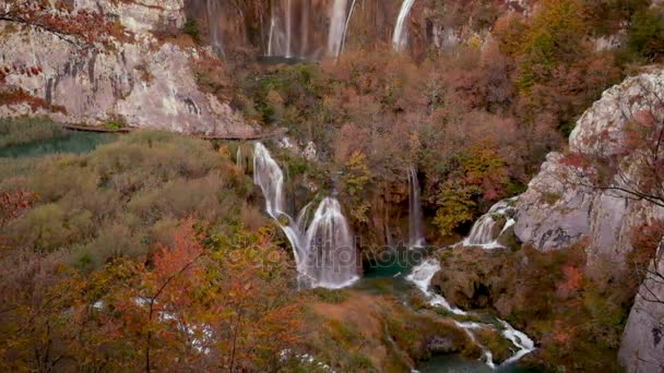 Plitvice Lagos y cascadas en Croacia — Vídeos de Stock