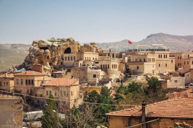 Ürgüp Köyü manzara ile eski mağara evler, Cappadocia