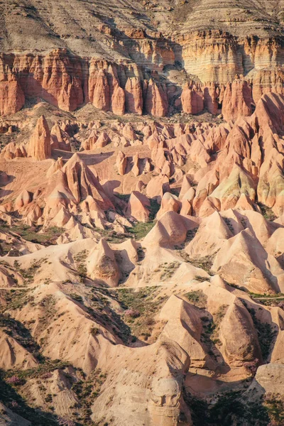 Renkli gül Vadisi Kanyon Cappadocia peyzaj — Stok fotoğraf