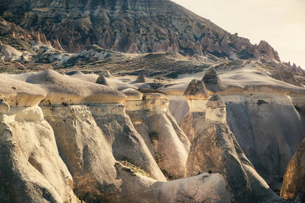 Gomba alakú Tündérkéményeire rock formáció, a Pasabag-völgyben — Stock Fotó