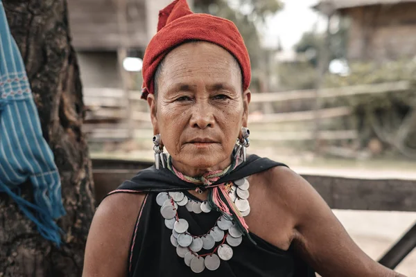 Kajah-Frauen aus dem Dorf der Bergvölker in Myanmar — Stockfoto