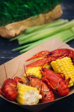 Izgara sebzeli pişmiş kerevit