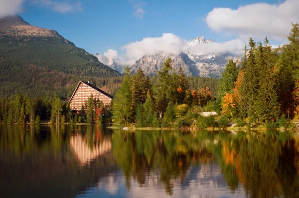 Strbske 萨格勒布的壮观的全景在高 Tatras, 斯洛伐克 — 图库照片