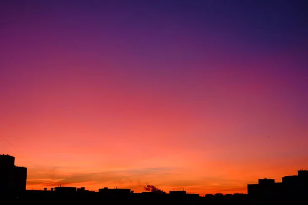 Unglaublicher Sonnenuntergang Wie Märchen Mit Satten Violetten Rosa Blauen Und — Stockfoto