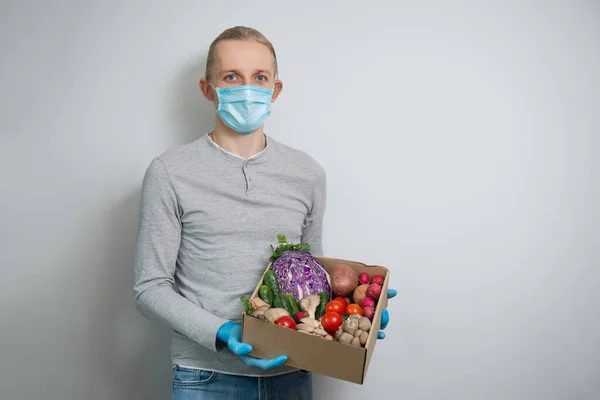 Veilige levering van groenten aan huis tijdens virusuitbraak en quarantaine — Stockfoto