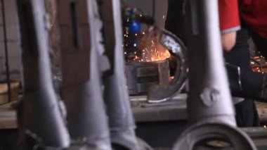 Taşlama ve metal kesme, kıvılcım raf