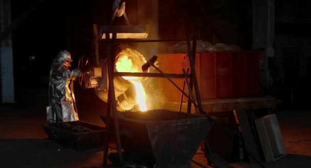 Fundición Metal Líquido Del Alto Horno Contenedor Cuchara Ferrocarril Planta — Vídeo de stock