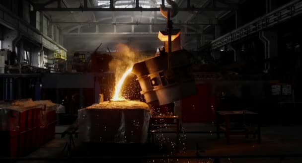 Derretimento Metal Líquido Alto Forno Para Recipiente Recolha Ferroviária Instalação — Vídeo de Stock