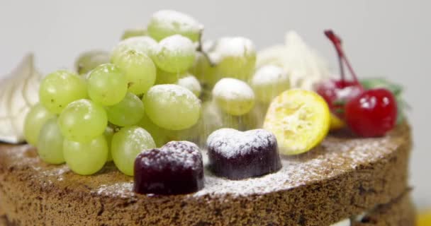 Kochrezepte Grüne Trauben Auf Dem Kuchen — Stockvideo