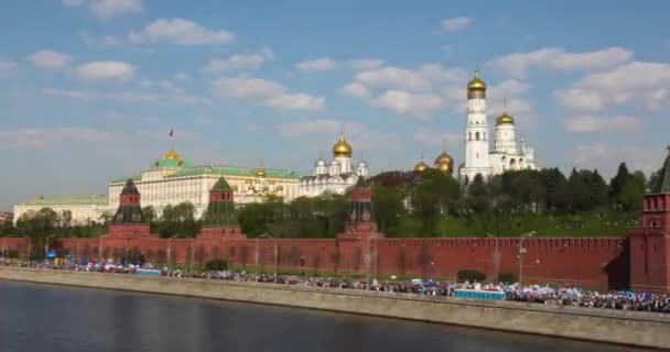 Moscow Russia Maio 2019 Rio Moscou Contexto Flutuador Kremlin Barcos — Vídeo de Stock