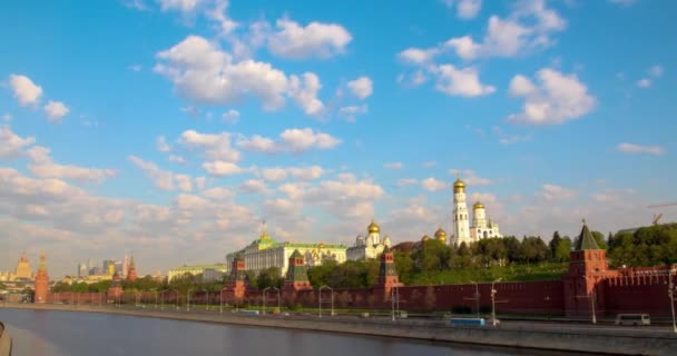 Moscow Russia May 2019 Tourists Demonstration Holiday Labor Kremlin View — Stock Video