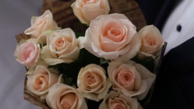 Baharda çiçekli çayır. Baharda çiçekli çayır görüntüleri.