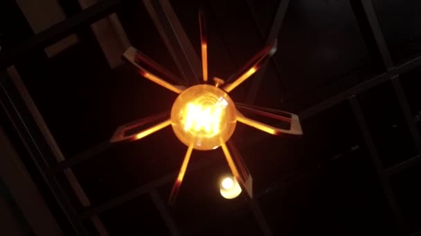 Una Lámpara Araña Muy Cara Elegante Restaurante Sala Conciertos Concepto — Vídeo de stock