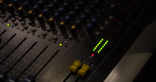 Bir Dizi Farklı Video Ekipmanı Sahne Arkası Çekim Stüdyosunda — Stok video