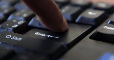 Siyah bilgisayar klavyesi stok görüntülerini süper kapatıyor. Anahtarları girin
