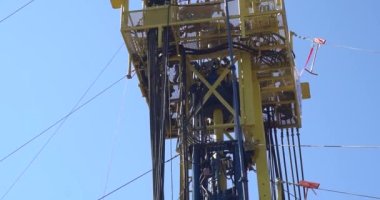 Petrol ve gaz endüstrisi için borular. Gaz üretim kulesi, petrol ve gaz endüstrisi.