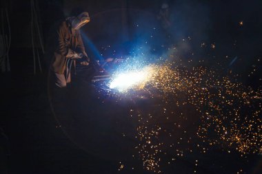 Kaynakçı metal kıvılcım sinek brews