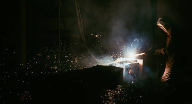 Kaynakçı metal kıvılcım sinek brews