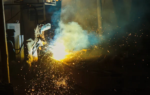 焊机酿造金属火花飞 — 图库照片