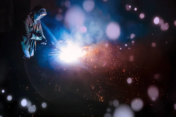 Kaynakçı metal kıvılcım sinek brews