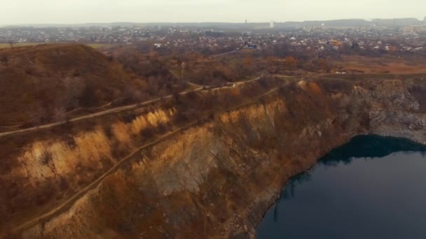 Horské Jezero Letecký Dron Pohyb Shora — Stock video