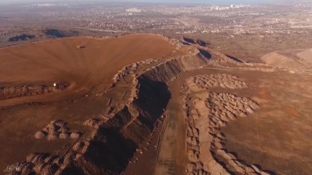 Kőfejtő Kohászati Vasércbányászat Nyílt Módszerrel Légi Fényképezés Madártávlatból — Stock videók