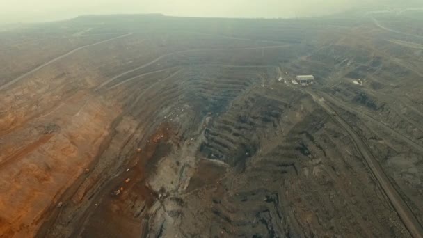 鉄鉱石産業の採石露天掘り — ストック動画