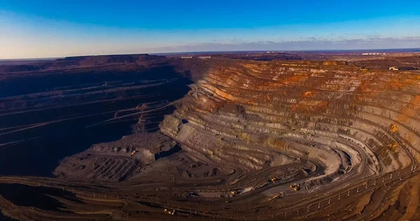 Pedreira Minério Ferro Tipo Mineração Céu Aberto Mineração Minério Ferro — Fotografia de Stock