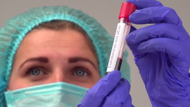 検査室血液検査管医師病院ウイルス血液細菌を用いたコロナウイルス検査 — ストック動画