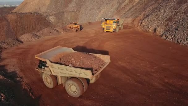 Huge Trucks Dump Trucks Mining Trucks Ore Transportation Iron Quarry — Stock Video