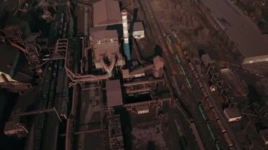 Metalürjik bitki piposu kötü ekoloji metalürjisi tüttürür.