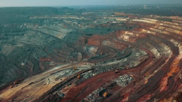 Panorama Havadan Görünümü Açık Çukur Maden Kömür Madenciliği Damperli Taş — Stok video