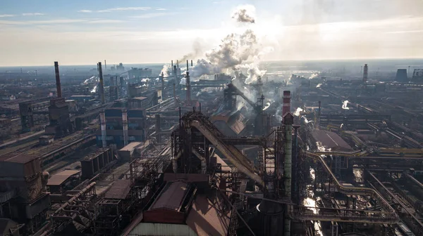 Stahlökologie Metallurgisches Eisenwerk Raucht Von Der Verschmutzung Von Industrierohren Blick — Stockfoto