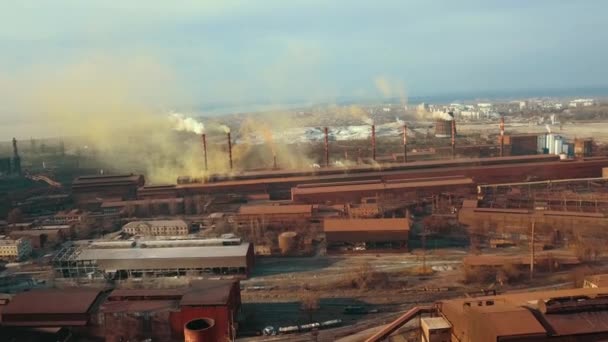 Μεταλλουργικός Μύλος Χάλυβα Εργοστάσιο Κακό Οικολογικό Καπνό Από Σωλήνες Εναέρια — Αρχείο Βίντεο