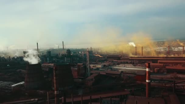 钢厂冶炼厂航拍视频4K管道生态黑烟严重 — 图库视频影像