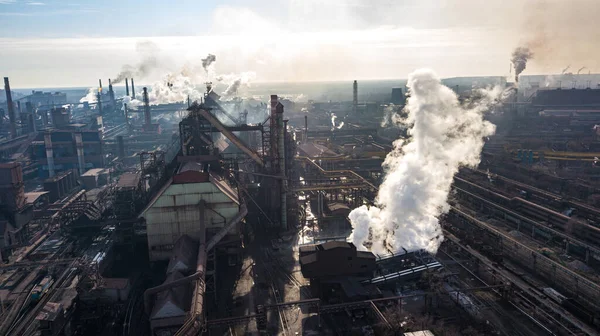 Stahlökologie Metallurgisches Eisenwerk Raucht Von Der Verschmutzung Von Industrierohren Blick — Stockfoto