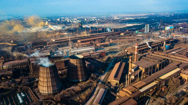 Stahlökologie Metallurgisches Eisenwerk Raucht Durch Verschmutzung Von Industrierohr — Stockfoto