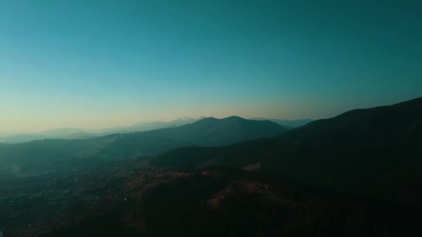 Alpine Aldeia Vista Aérea Das Montanhas Aldeia Aldeia Alta — Vídeo de Stock