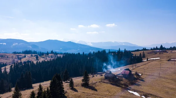 Alpské Vesnice Osídlení Domu Vrcholu Horské Letecké Fotografie Karpaty Ukrajina — Stock fotografie