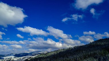 Karpatya dağları kış hava fotoğrafçılığı.