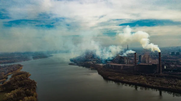 Planta Producción Metalúrgica Ciclo Completo Humo Tuberías Mala Ecología Fotografía — Foto de Stock