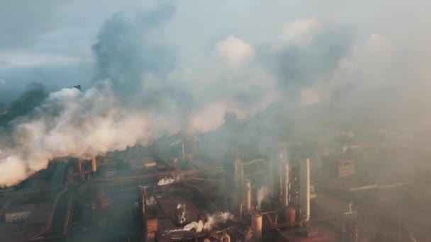 Przemysł Hutniczy Wschód Słońca Zła Ekologia Komin Dym Powietrzny — Wideo stockowe