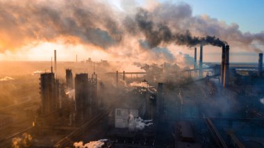 Endüstri metalürjik fabrika şafak dumanı duman emisyonları kötü ekoloji hava fotoğrafçılığı
