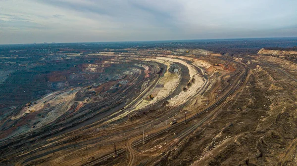 Otevřený Důlní Lom Využívající Povrchovou Těžbu Rudného Typu Podle Studie — Stock fotografie