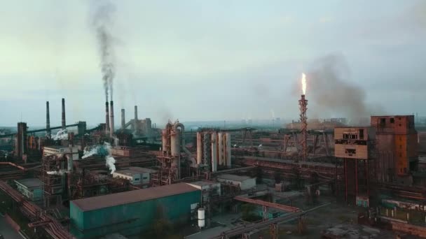 Planta Producción Industrial Acero Metalúrgico Vídeo Aéreo Humo Chad Tuberías — Vídeos de Stock