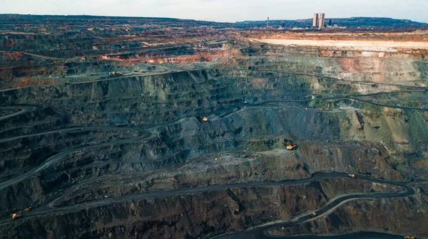 Vista Aérea Minería Mineral Hierro Panorama Una Mina Cielo Abierto — Foto de Stock