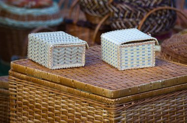 Kutular dallar Fuar fikirleri satılır