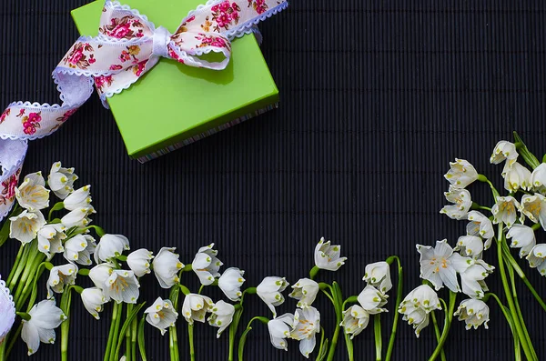 Csokor hóvirág tavasszal egy ajándék — Stock Fotó